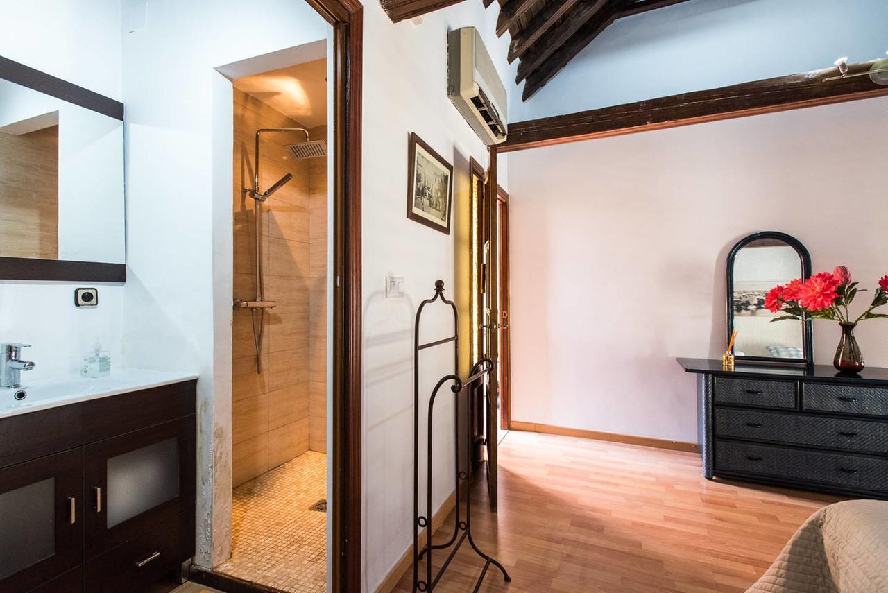 The Bell Ringer House Apartment Севиля Екстериор снимка